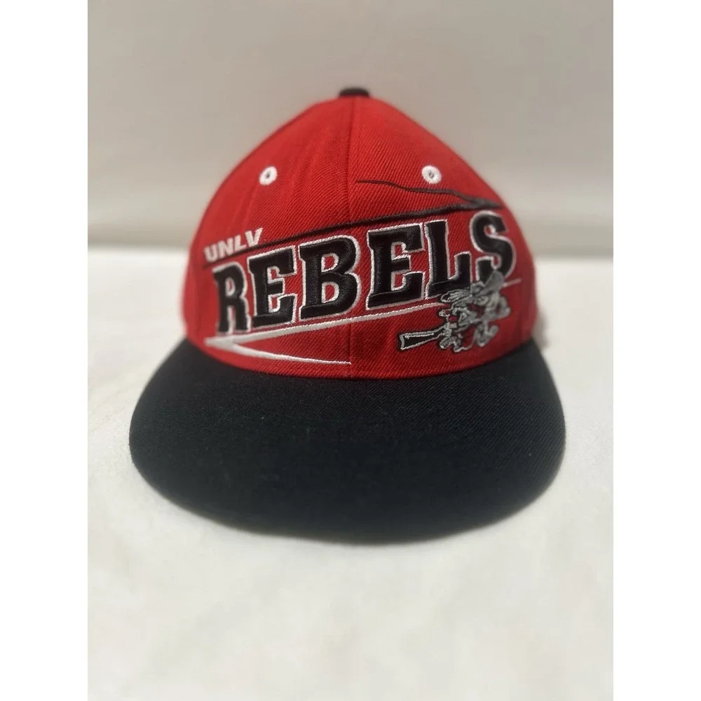 Vintage UNLV‎ Rebels Top of the World Trucker Snapback Cap 35% Wool 65% Acrylic